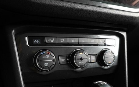 Volkswagen Tiguan II, 2017 год, 1 990 000 рублей, 15 фотография