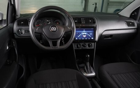Volkswagen Polo VI (EU Market), 2018 год, 1 050 000 рублей, 6 фотография