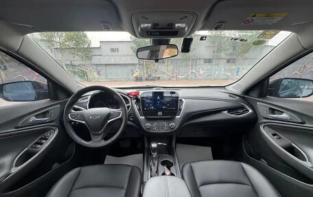 Chevrolet Malibu IX, 2022 год, 1 600 000 рублей, 12 фотография
