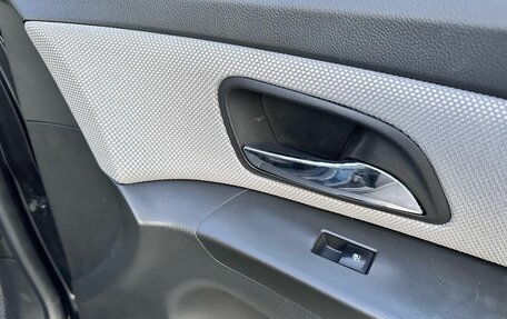 Chevrolet Cruze II, 2013 год, 800 000 рублей, 24 фотография