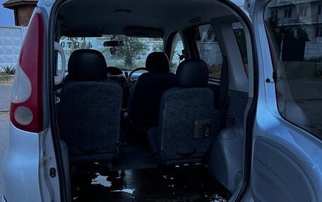 Toyota FunCargo, 2000 год, 300 000 рублей, 9 фотография