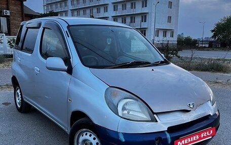 Toyota FunCargo, 2000 год, 300 000 рублей, 2 фотография