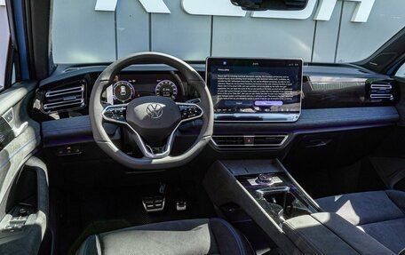 Volkswagen Tiguan, 2024 год, 4 800 000 рублей, 6 фотография