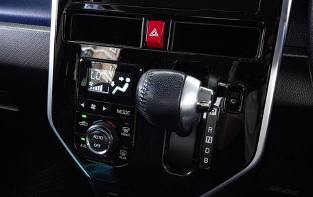 Toyota Roomy I, 2017 год, 1 395 000 рублей, 12 фотография