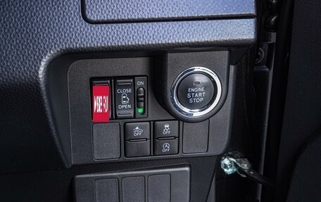 Toyota Roomy I, 2017 год, 1 395 000 рублей, 18 фотография