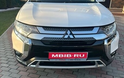 Mitsubishi Outlander III рестайлинг 3, 2019 год, 2 280 000 рублей, 1 фотография