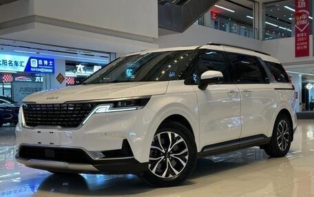 KIA Carnival, 2022 год, 3 800 000 рублей, 4 фотография
