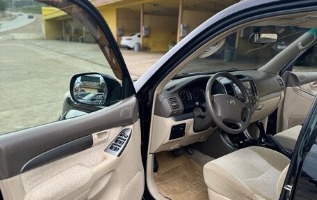 Toyota Land Cruiser Prado 120 рестайлинг, 2004 год, 1 590 000 рублей, 5 фотография