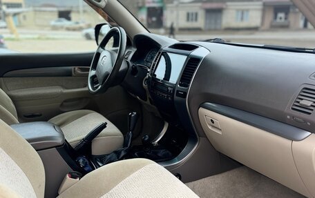 Toyota Land Cruiser Prado 120 рестайлинг, 2004 год, 1 590 000 рублей, 3 фотография