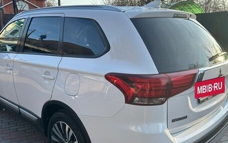 Mitsubishi Outlander III рестайлинг 3, 2019 год, 2 280 000 рублей, 4 фотография
