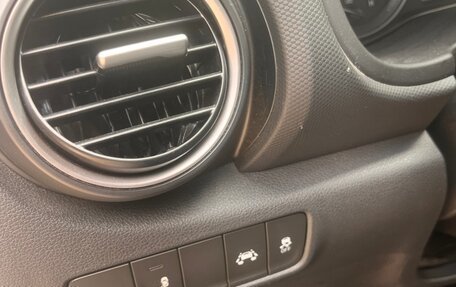 Hyundai Kona I, 2020 год, 2 270 000 рублей, 11 фотография