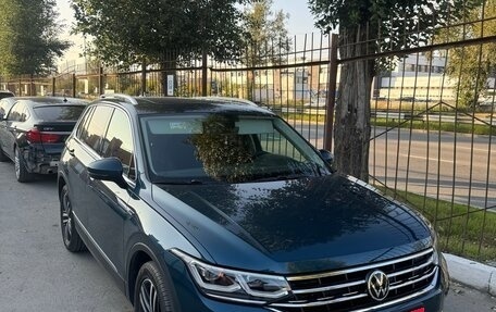 Volkswagen Tiguan II, 2021 год, 4 700 000 рублей, 1 фотография