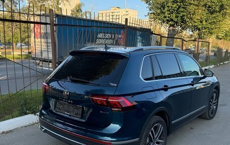 Volkswagen Tiguan II, 2021 год, 4 700 000 рублей, 3 фотография
