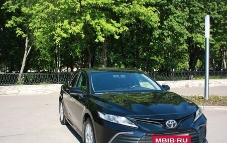 Toyota Camry, 2021 год, 2 350 000 рублей, 2 фотография