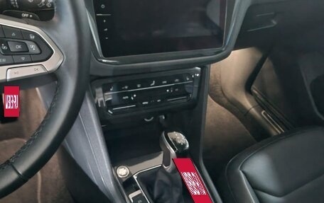 Volkswagen Tiguan II, 2021 год, 4 700 000 рублей, 18 фотография