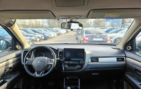 Mitsubishi Outlander III рестайлинг 3, 2016 год, 1 189 000 рублей, 7 фотография