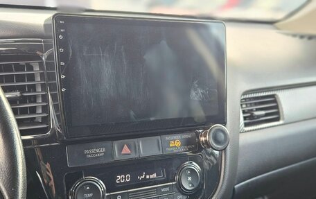 Mitsubishi Outlander III рестайлинг 3, 2016 год, 1 189 000 рублей, 10 фотография