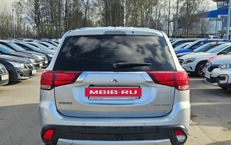 Mitsubishi Outlander III рестайлинг 3, 2016 год, 1 189 000 рублей, 5 фотография