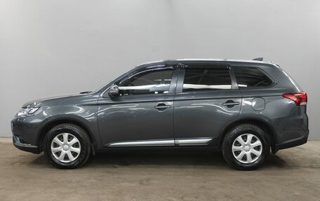 Mitsubishi Outlander III рестайлинг 3, 2019 год, 1 700 000 рублей, 8 фотография