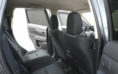 Mitsubishi Outlander III рестайлинг 3, 2019 год, 1 700 000 рублей, 11 фотография
