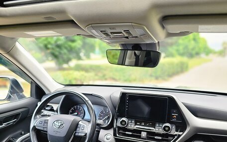Toyota Highlander, 2020 год, 4 450 000 рублей, 29 фотография
