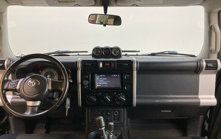 Toyota FJ Cruiser, 2007 год, 2 100 000 рублей, 10 фотография