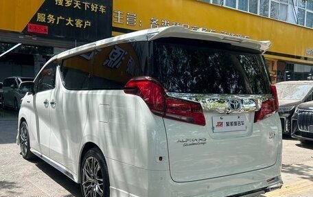 Toyota Alphard III, 2022 год, 9 807 887 рублей, 6 фотография