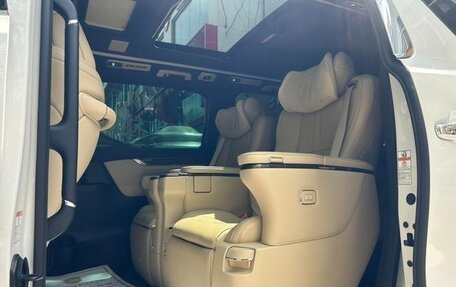 Toyota Alphard III, 2022 год, 9 807 887 рублей, 18 фотография
