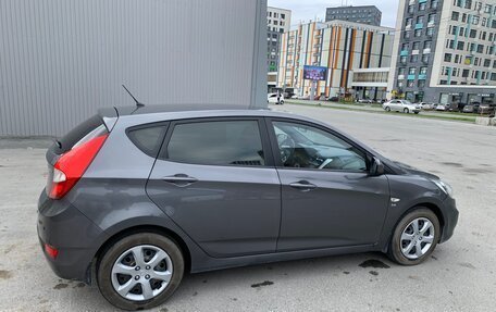 Hyundai Solaris II рестайлинг, 2011 год, 780 000 рублей, 10 фотография