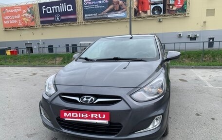 Hyundai Solaris II рестайлинг, 2011 год, 780 000 рублей, 2 фотография