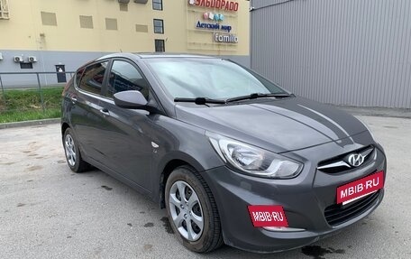 Hyundai Solaris II рестайлинг, 2011 год, 780 000 рублей, 4 фотография