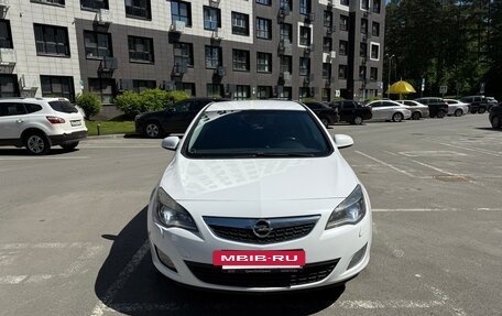 Opel Astra J, 2011 год, 830 000 рублей, 4 фотография