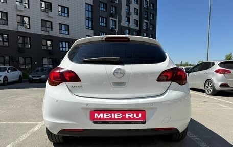 Opel Astra J, 2011 год, 830 000 рублей, 15 фотография