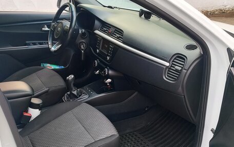 KIA Rio IV, 2019 год, 1 435 000 рублей, 11 фотография
