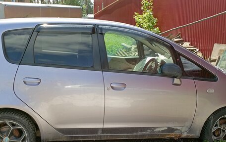 Mitsubishi Colt VI рестайлинг, 2004 год, 150 000 рублей, 1 фотография