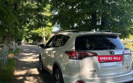 Toyota RAV4, 2018 год, 2 650 000 рублей, 9 фотография