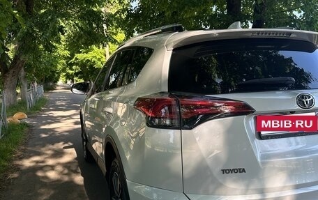 Toyota RAV4, 2018 год, 2 650 000 рублей, 7 фотография