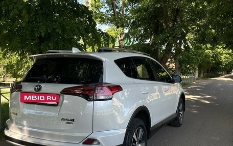 Toyota RAV4, 2018 год, 2 650 000 рублей, 5 фотография