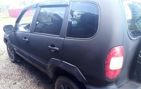 Chevrolet Niva I рестайлинг, 2003 год, 253 000 рублей, 5 фотография