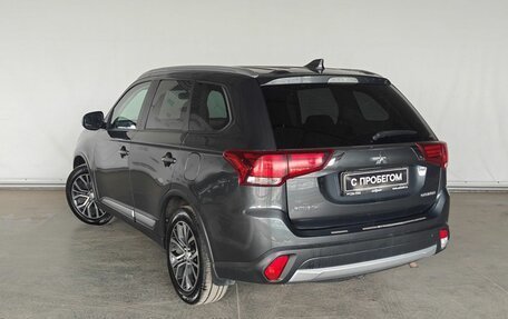 Mitsubishi Outlander III рестайлинг 3, 2018 год, 1 695 000 рублей, 6 фотография