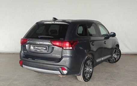 Mitsubishi Outlander III рестайлинг 3, 2018 год, 1 695 000 рублей, 4 фотография