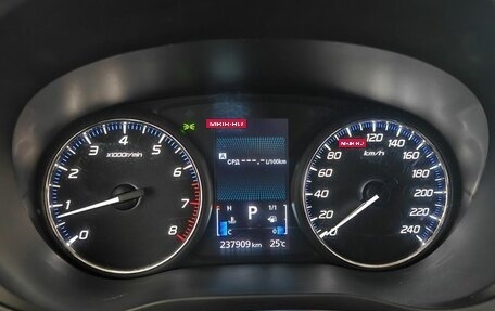 Mitsubishi Outlander III рестайлинг 3, 2018 год, 1 695 000 рублей, 12 фотография
