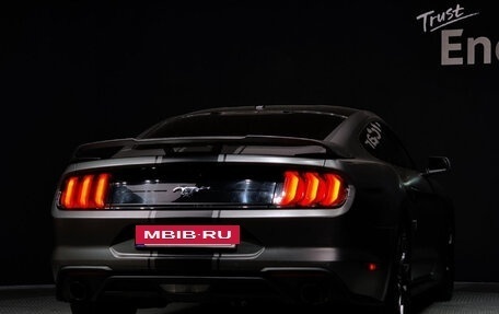 Ford Mustang VI рестайлинг, 2019 год, 2 650 000 рублей, 3 фотография