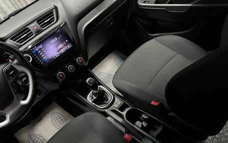 KIA Rio III рестайлинг, 2016 год, 1 350 000 рублей, 29 фотография