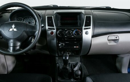 Mitsubishi Pajero Sport II рестайлинг, 2012 год, 939 000 рублей, 11 фотография