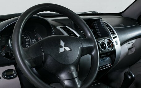 Mitsubishi Pajero Sport II рестайлинг, 2012 год, 939 000 рублей, 14 фотография