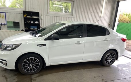 KIA Rio III рестайлинг, 2015 год, 857 000 рублей, 4 фотография