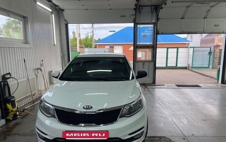 KIA Rio III рестайлинг, 2015 год, 857 000 рублей, 3 фотография