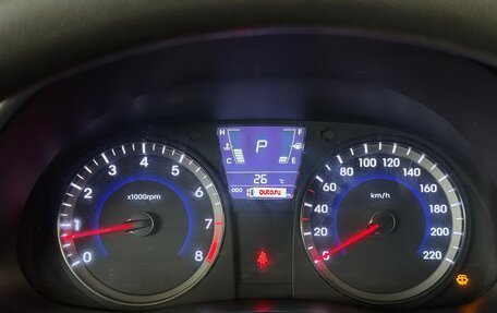 Hyundai Solaris II рестайлинг, 2013 год, 900 000 рублей, 13 фотография