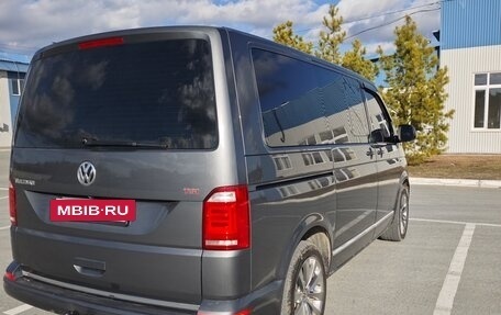 Volkswagen Multivan T6 рестайлинг, 2015 год, 3 250 000 рублей, 5 фотография